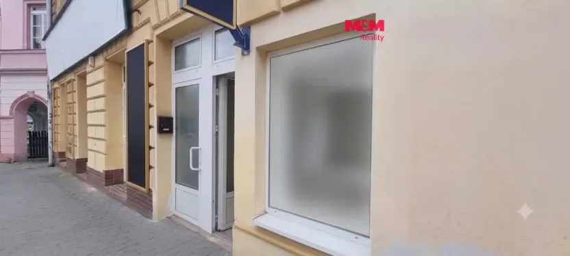 Pronájem obchodního prostoru, Přelouč, Masarykovo náměstí, 30 m2