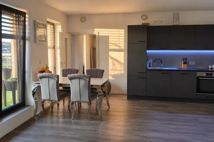 Pronájem bytu 2+kk, Hluboká nad Vltavou, Potoční, 52 m2