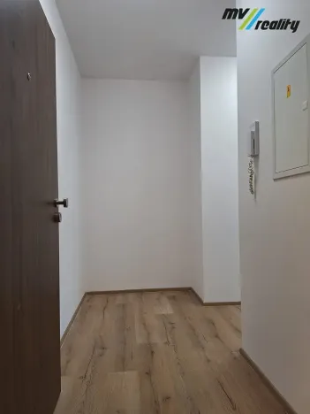 Pronájem bytu 2+kk, Milovice, Armádní, 52 m2