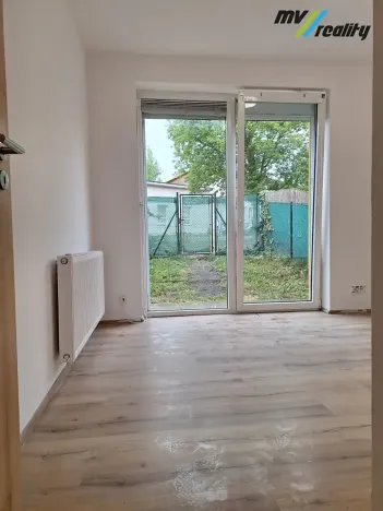 Pronájem bytu 2+kk, Milovice, Armádní, 52 m2