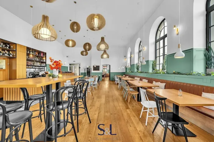 Pronájem restaurace, Osečná, Svatovítské náměstí, 183 m2