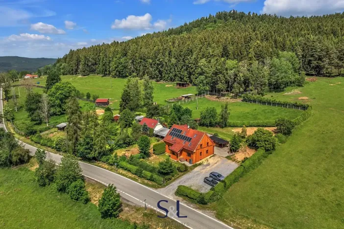 Prodej zemědělské usedlosti, Horní Planá, 200 m2
