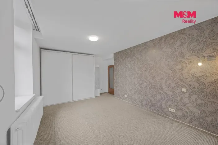 Prodej bytu 3+1, Jaroměř - Pražské Předměstí, Husova, 120 m2