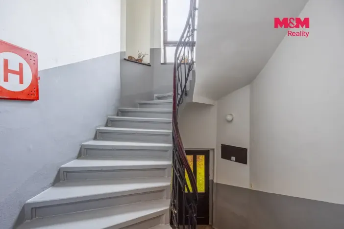 Prodej bytu 3+1, Jaroměř - Pražské Předměstí, Husova, 120 m2