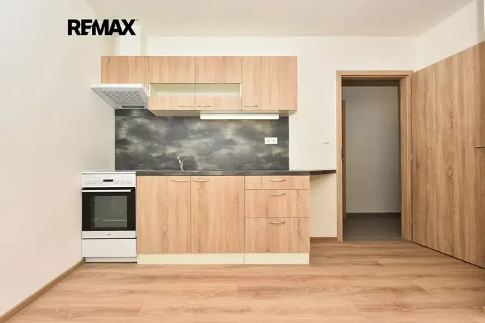 Pronájem bytu 2+kk, Plzeň, Skvrňanská, 37 m2