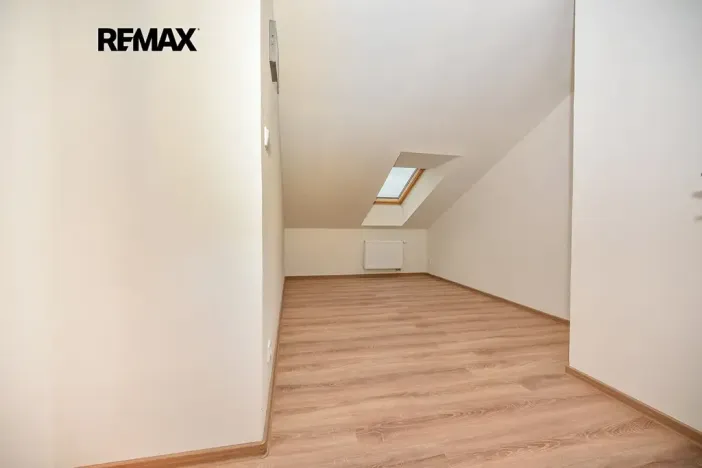 Pronájem bytu 2+kk, Plzeň, Skvrňanská, 37 m2