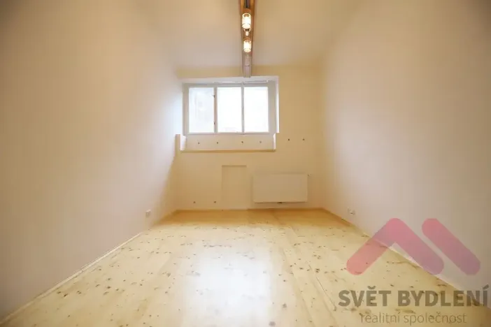 Pronájem bytu 1+kk, Praha - Vršovice, Slovinská, 28 m2