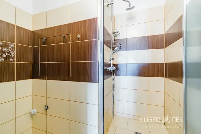 Pronájem bytu 4+1, Jindřichův Hradec, Kosmonautů, 83 m2