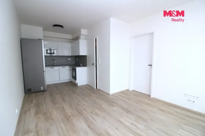 Pronájem bytu 2+kk, Praha - Vysočany, Pod Harfou, 42 m2