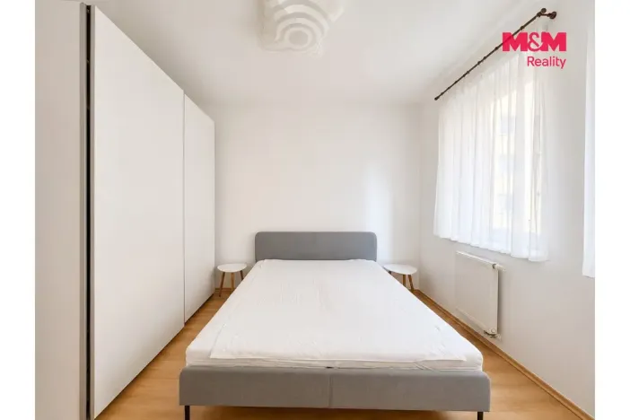 Pronájem bytu 2+kk, Karlovy Vary - Drahovice, Zbrojnická, 52 m2