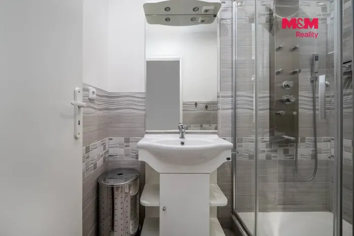 Pronájem bytu 2+kk, Praha, Pšenčíkova, 42 m2