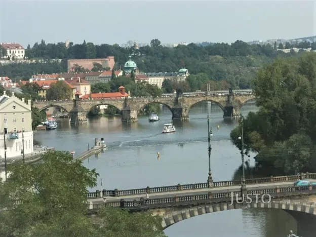 Pronájem bytu 2+1, Praha, Janáčkovo nábřeží, 80 m2