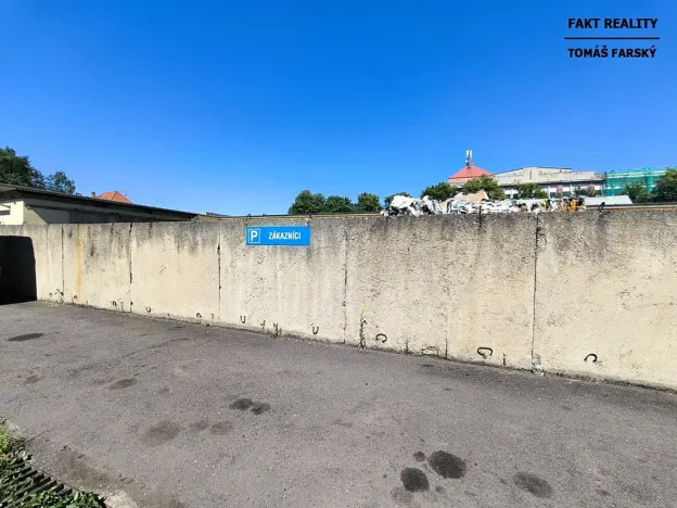 Pronájem skladu, Ústí nad Labem, U Skladiště, 1250 m2