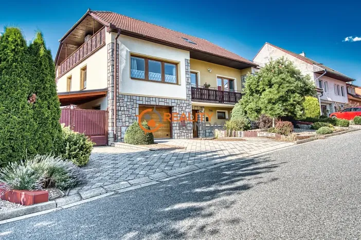 Prodej rodinného domu, Hovorany, 220 m2