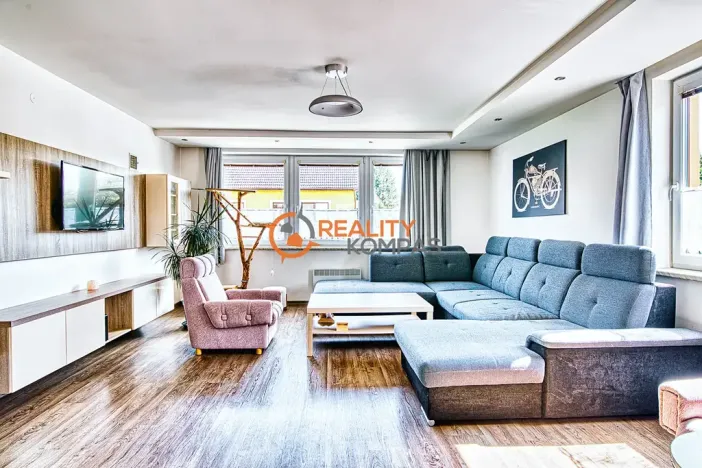 Prodej rodinného domu, Hovorany, 220 m2