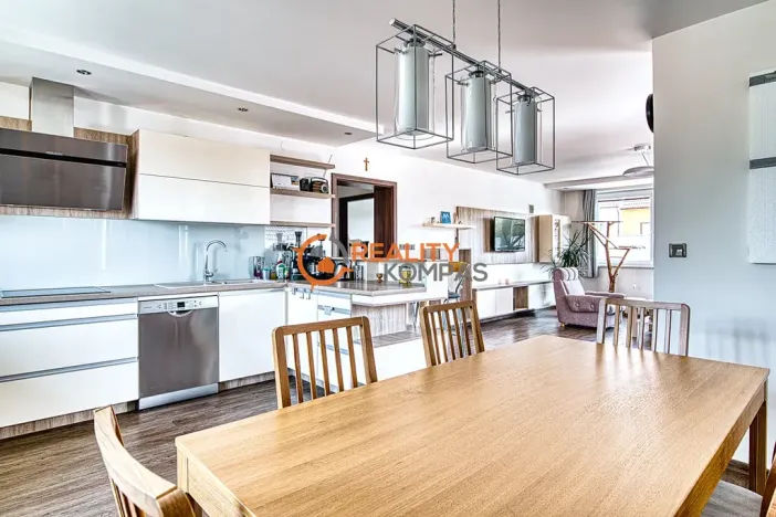 Prodej rodinného domu, Hovorany, 220 m2