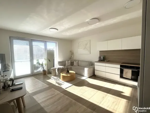 Pronájem bytu 2+kk, Olomouc, Třída Jiřího Pelikána, 52 m2