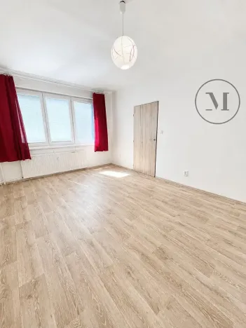 Pronájem bytu 2+kk, České Budějovice, O. Nedbala, 34 m2