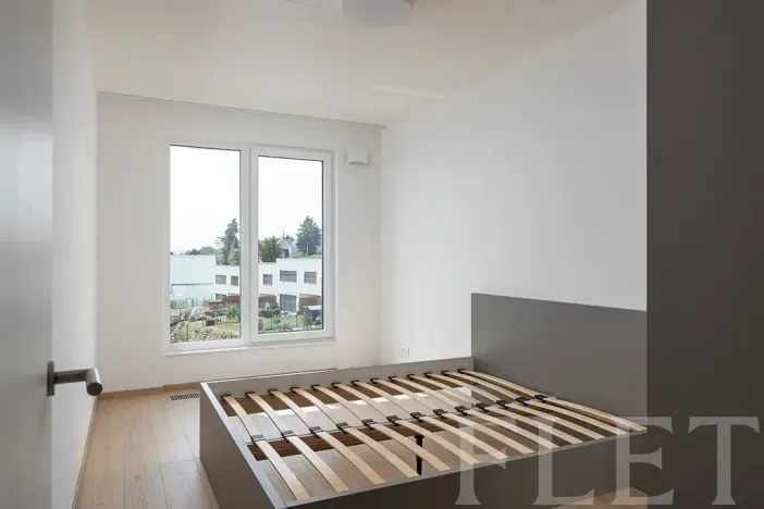 Pronájem bytu 2+kk, Praha - Řeporyje, Haenkeho, 47 m2