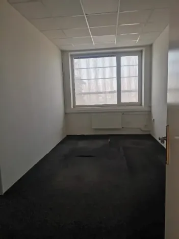 Pronájem kanceláře, Hradec Králové, Vážní, 99 m2