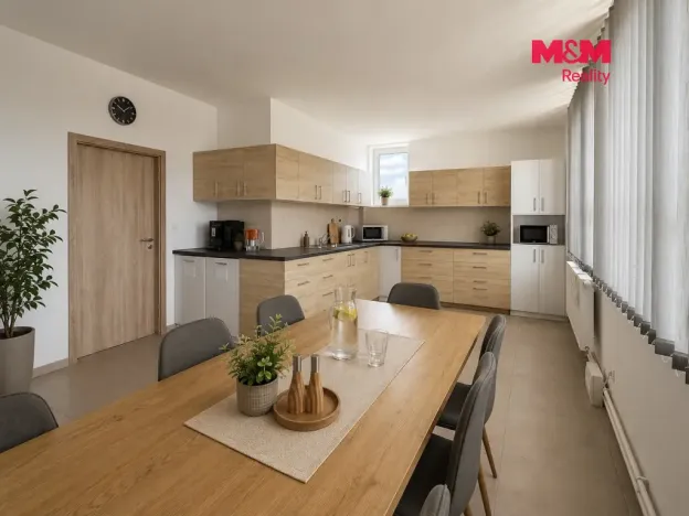 Pronájem kanceláře, Pardubice - Staré Čívice, Přeloučská, 140 m2