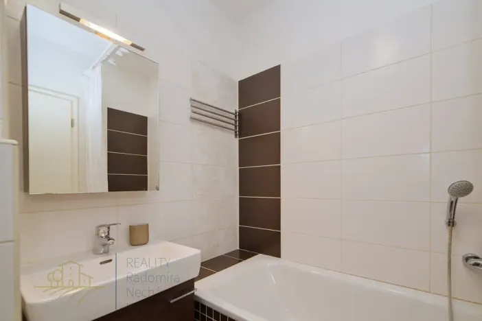 Pronájem bytu 1+1, Praha - Střížkov, Rumburská, 27 m2