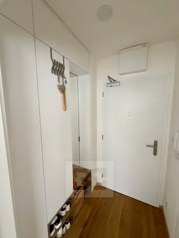 Pronájem bytu 2+kk, Praha - Vinohrady, Perucká, 35 m2