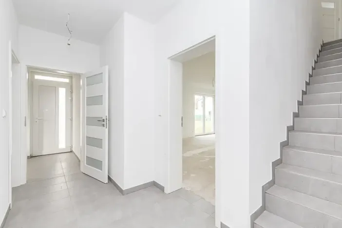 Prodej rodinného domu, Milovice, Modřínová, 137 m2