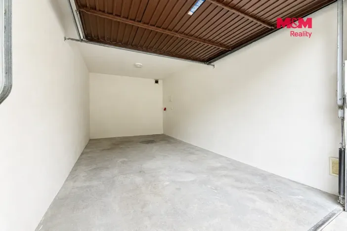 Pronájem garáže, Zlín, Nad Vývozem, 16 m2