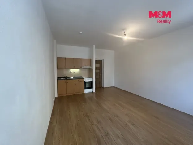 Pronájem bytu 1+kk, Jablonec nad Nisou, Anenské náměstí, 31 m2