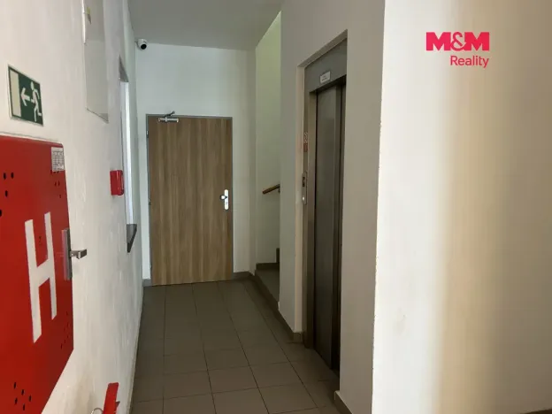 Pronájem bytu 1+kk, Jablonec nad Nisou, Anenské náměstí, 31 m2