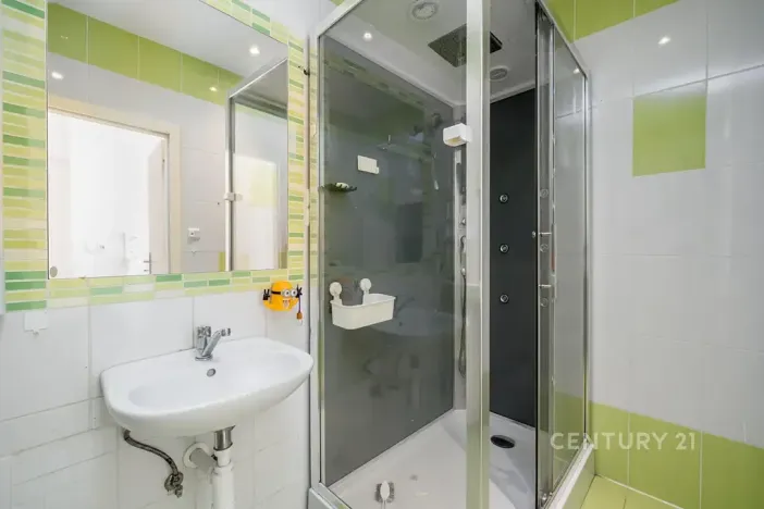Prodej rodinného domu, Chlumec, Holubova, 241 m2