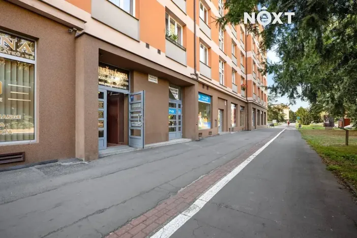 Pronájem obchodního prostoru, Karviná, tř. Osvobození, 140 m2