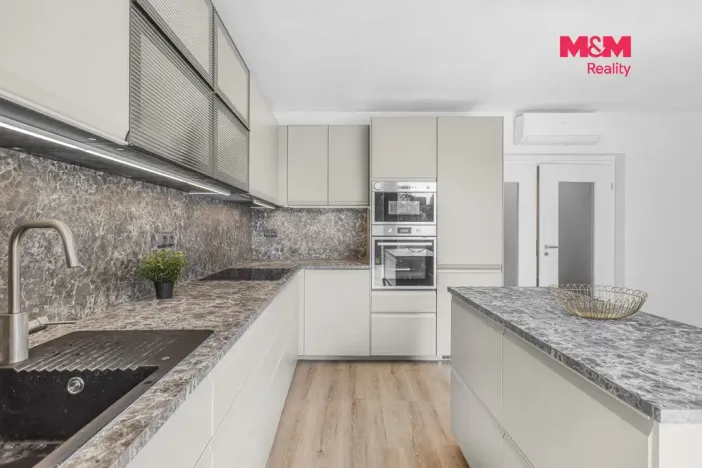 Pronájem bytu 5+kk, Praha - Smíchov, Podbělohorská, 250 m2