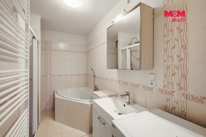 Prodej bytu 3+1, Kněževes, Štrosova, 55 m2