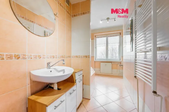 Prodej bytu 3+1, Bukovany, 84 m2