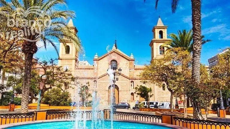 Prodej bytu 3+kk, Torrevieja, Alicante, Španělsko, 64 m2