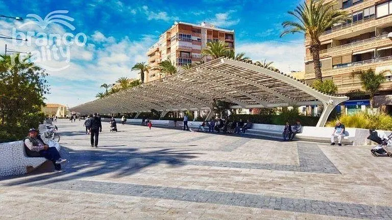 Prodej bytu 3+kk, Torrevieja, Alicante, Španělsko, 64 m2
