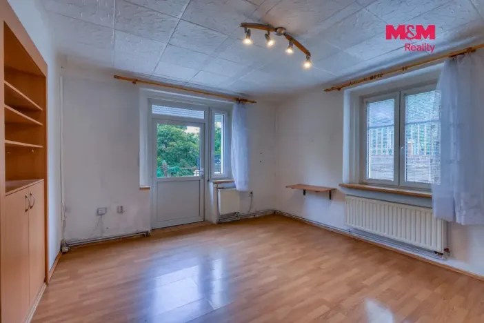 Prodej bytu 2+1, Karlovy Vary - Bohatice, Na Výšině, 45 m2