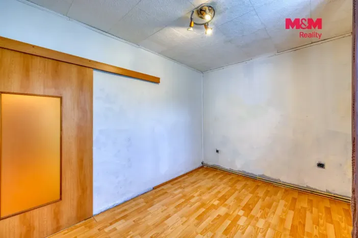 Prodej bytu 2+1, Karlovy Vary - Bohatice, Na Výšině, 45 m2