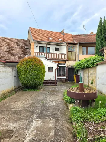 Prodej rodinného domu, Holasice, 182 m2