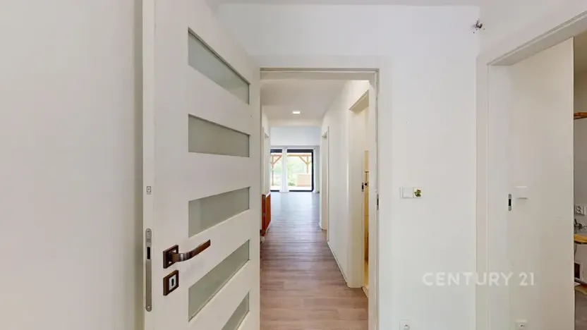 Prodej rodinného domu, Ivaň, 319 m2