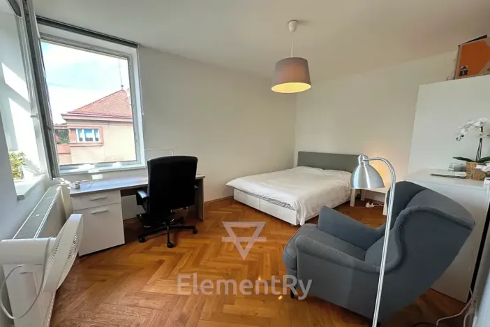Pronájem bytu 2+1, Hradec Králové, V Lipkách, 56 m2