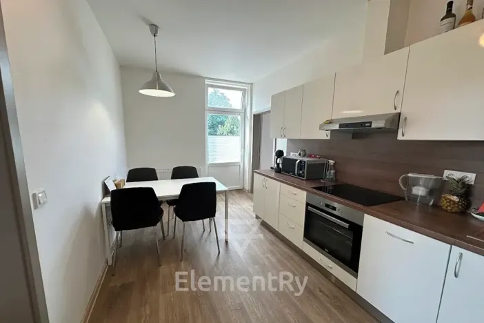 Pronájem bytu 2+1, Hradec Králové, V Lipkách, 56 m2
