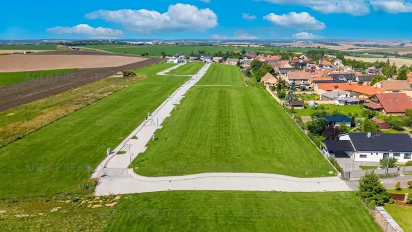Prodej pozemku pro bydlení, Slaný, 879 m2