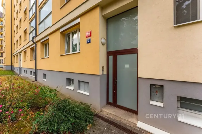 Pronájem bytu 1+1, Praha - Libeň, náměstí Na Balabence, 33 m2