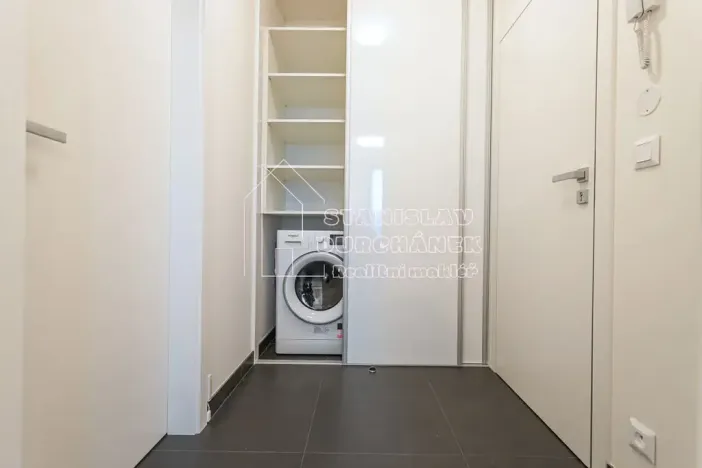 Pronájem bytu 1+kk, Praha - Střížkov, Střížkovská, 28 m2