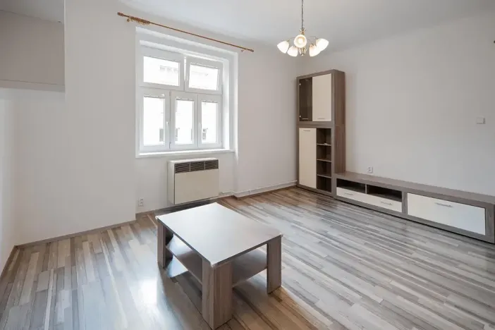 Pronájem bytu 2+kk, Praha - Žižkov, Biskupcova, 41 m2
