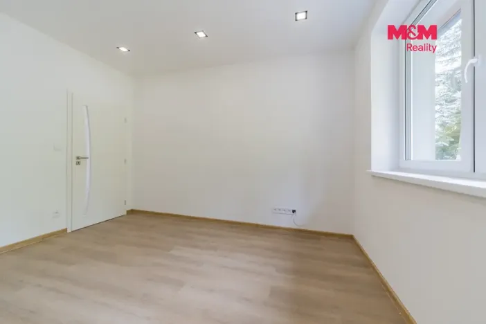 Prodej rodinného domu, Dasnice, 77 m2