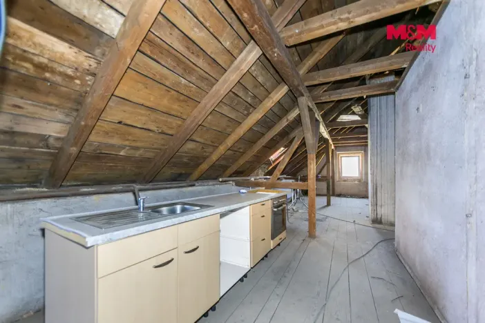 Prodej komerční nemovitosti, Kynšperk nad Ohří, Nádražní, 1300 m2